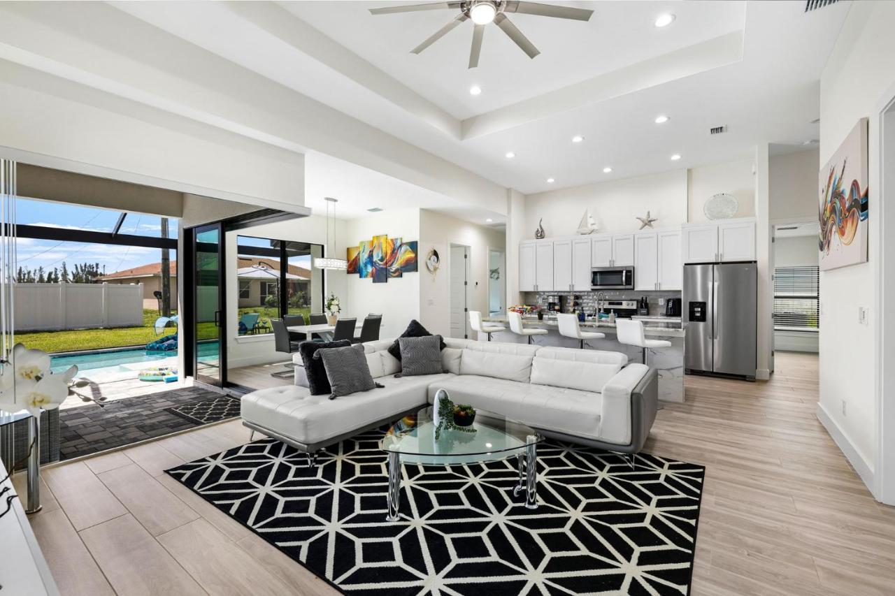 Perfect Oasis Retreat ! 2023 Luxury Built Home, Heated Pool And Games Cape Coral Bagian luar foto